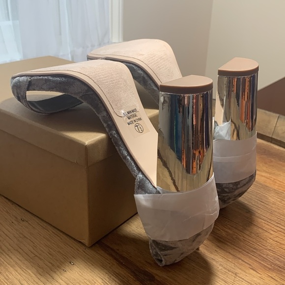 Delicious NWOT Gray Velvet Block Mirrored Chunky Ankle Strap Peep Toe Heels 7.5 - Picture 13 of 16